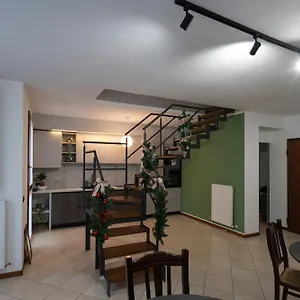 Relax Tra Il Legno E Il Appartamento
